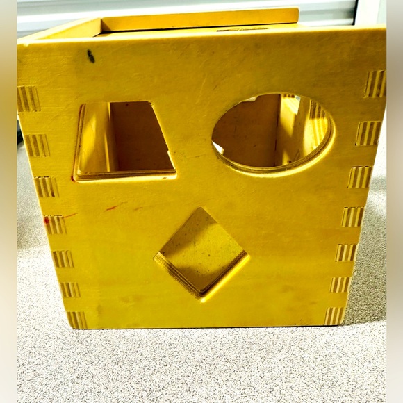 Melissa & Shape Sorter Cube - Picture 2 of 8